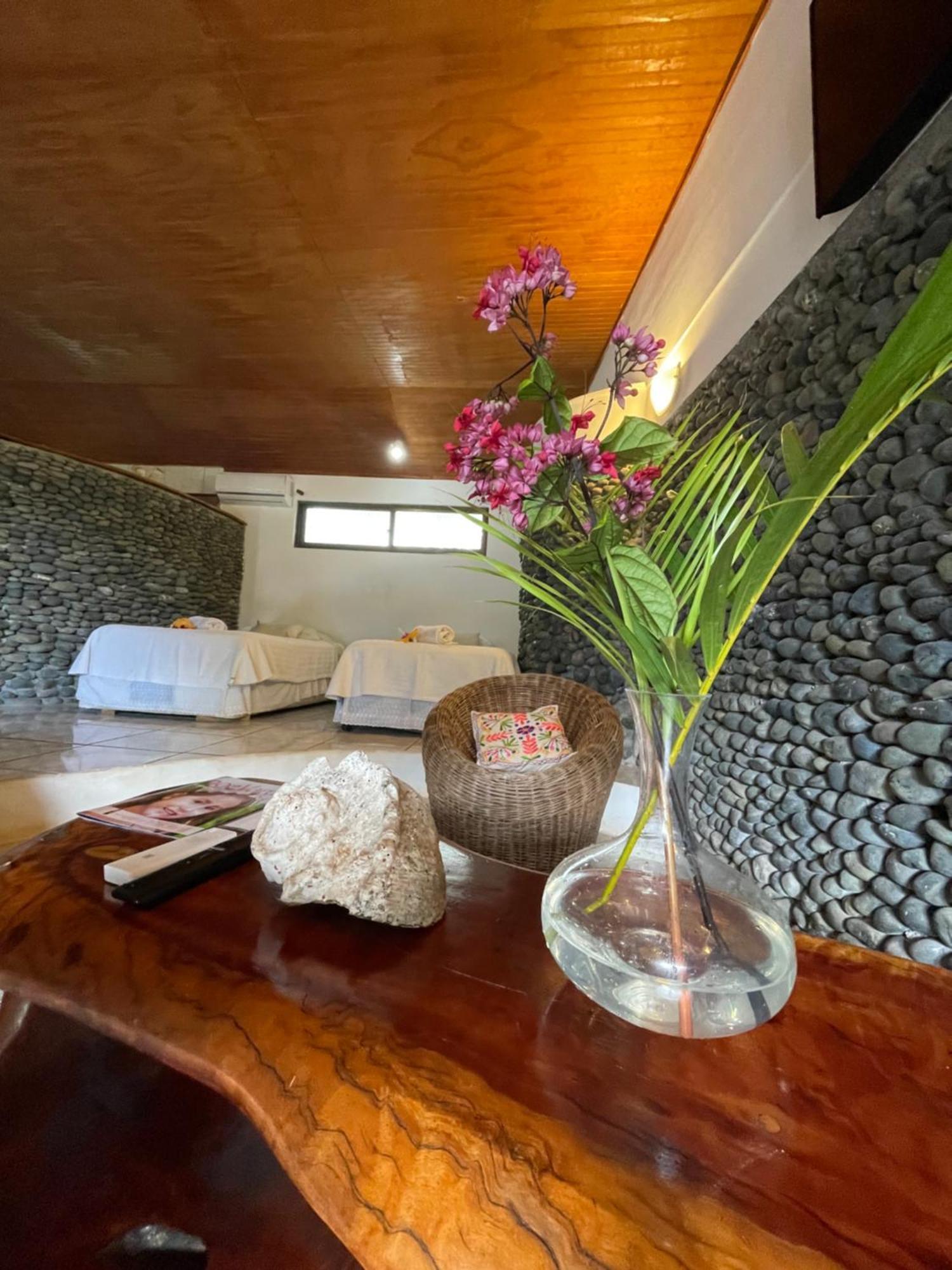 Hotel Chez Maria Goretti 汉格罗阿 外观 照片